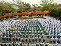 Upacara HUT ke-81 RI di SMA Muhammadiyah 1 Muntilan: Menanam Nasionalisme, Menyiapkan Generasi Emas